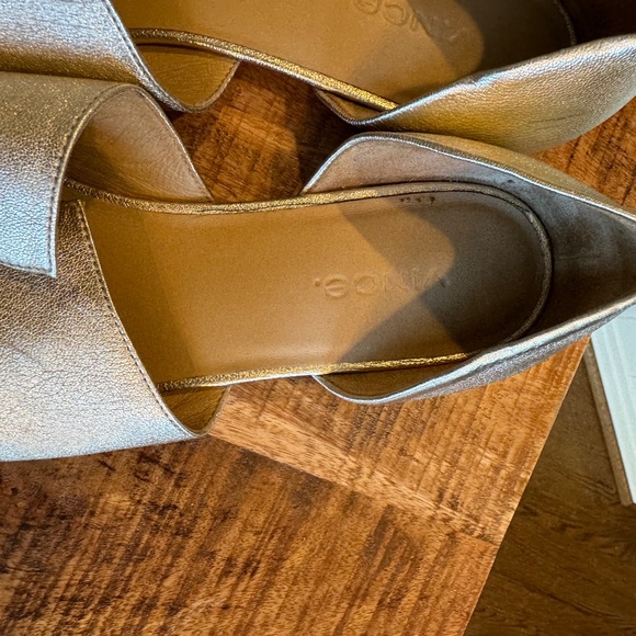 VINCE Women's Gold flat shoes Darlington US 7.5 EU 37.5 - Picture 2 of 5